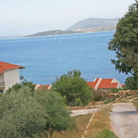 Appartement Evelinas *